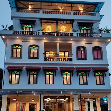 Meghdoot River Resort Kochi 외부 사진