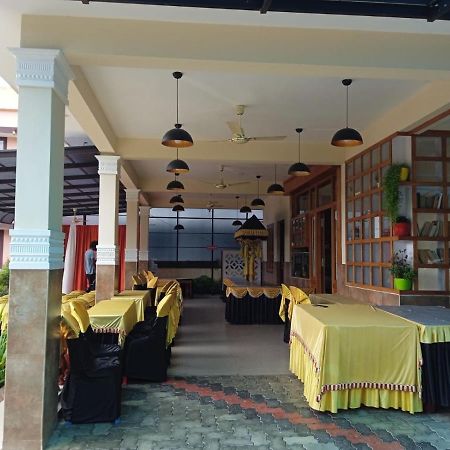 Meghdoot River Resort Kochi 외부 사진