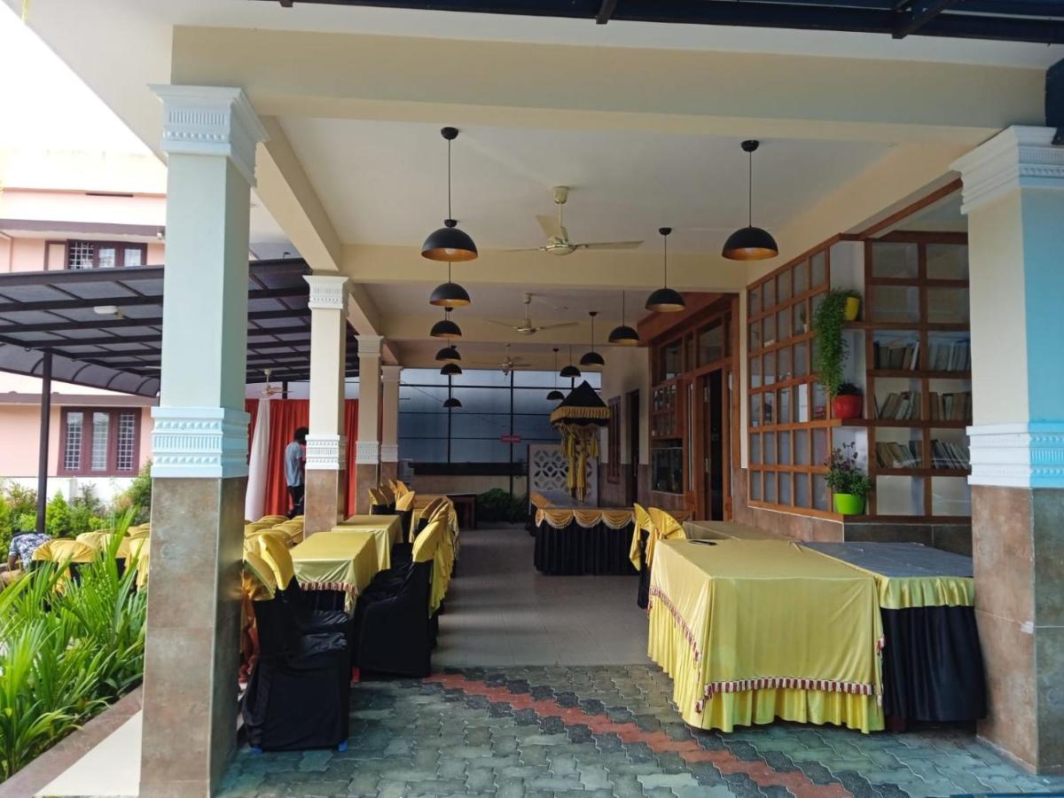 Meghdoot River Resort Kochi 외부 사진